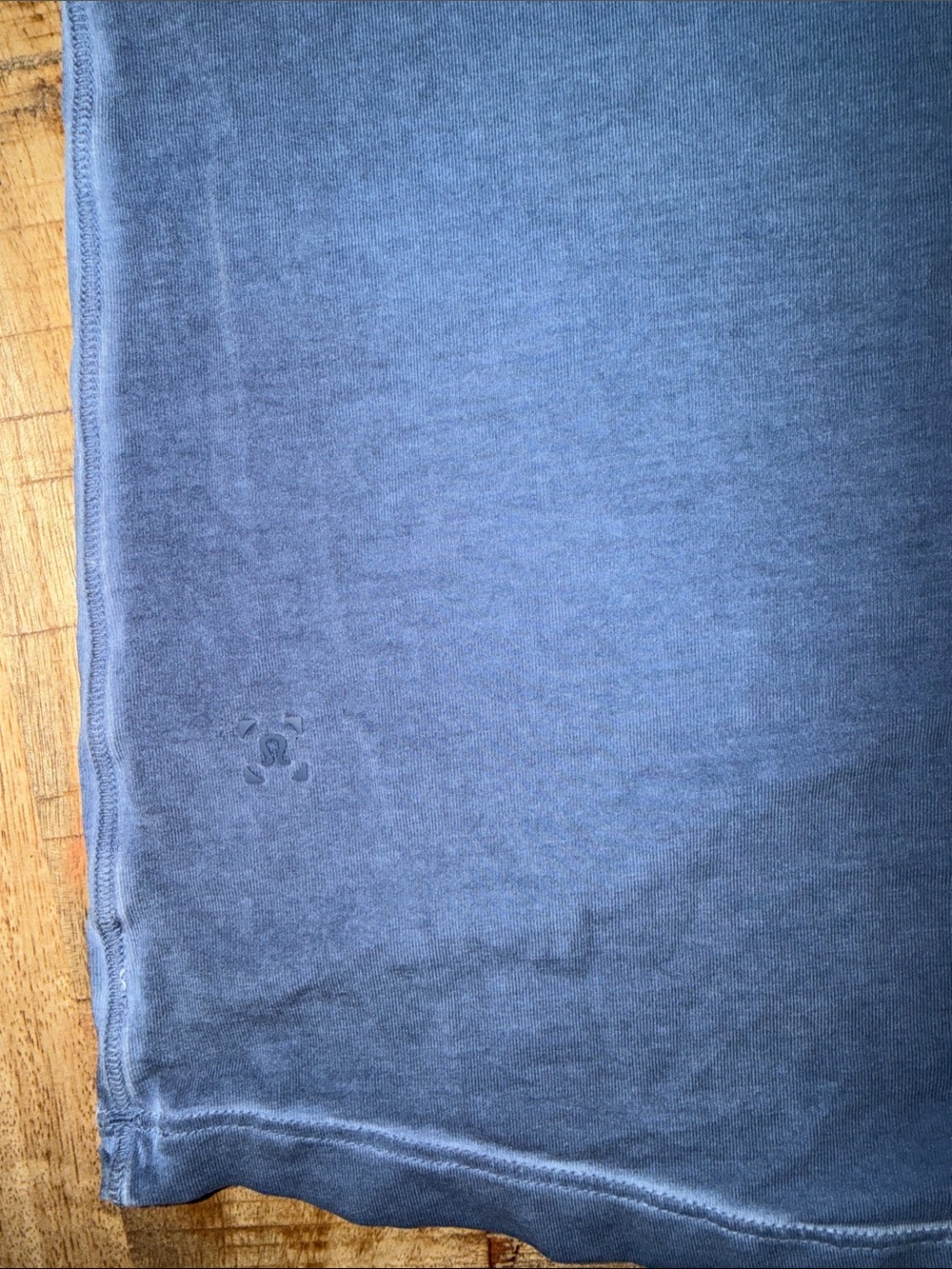 lululemon athletica Men's Short Sleeve V-Neck Tee - Slate Blue - Picture 4 of 4